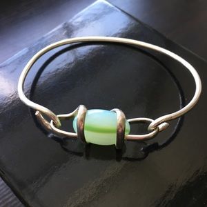 🐾 🐾Glass &‎ Silver toned Handmade Bracelet Green